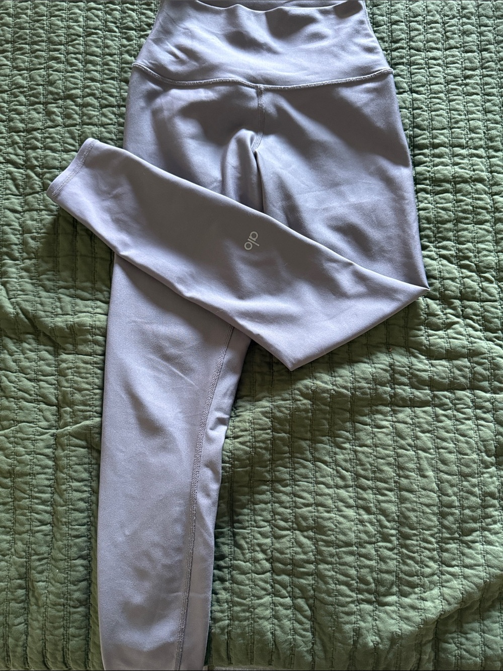 Alo Airbrush XS Leggings in Light Lavender